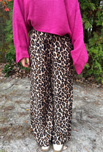 Load image into Gallery viewer, Cheetah pants
